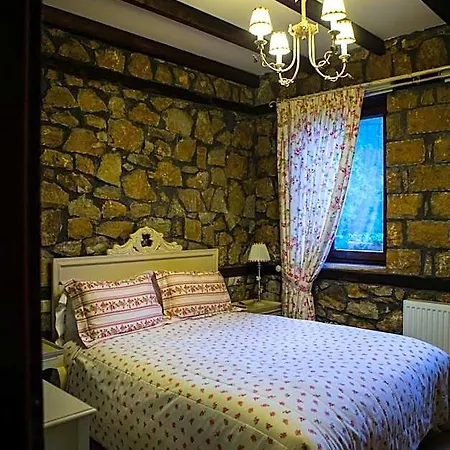 Ξενοδοχείο με διαμερίσματα Archontiko Emmanouilidi