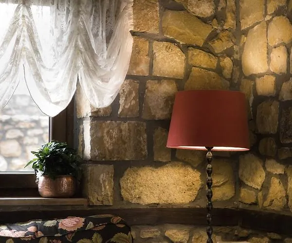 Apart Otel Archontiko Emmanouilidi Káto Loutrákion